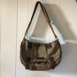 Canvas messenger tote